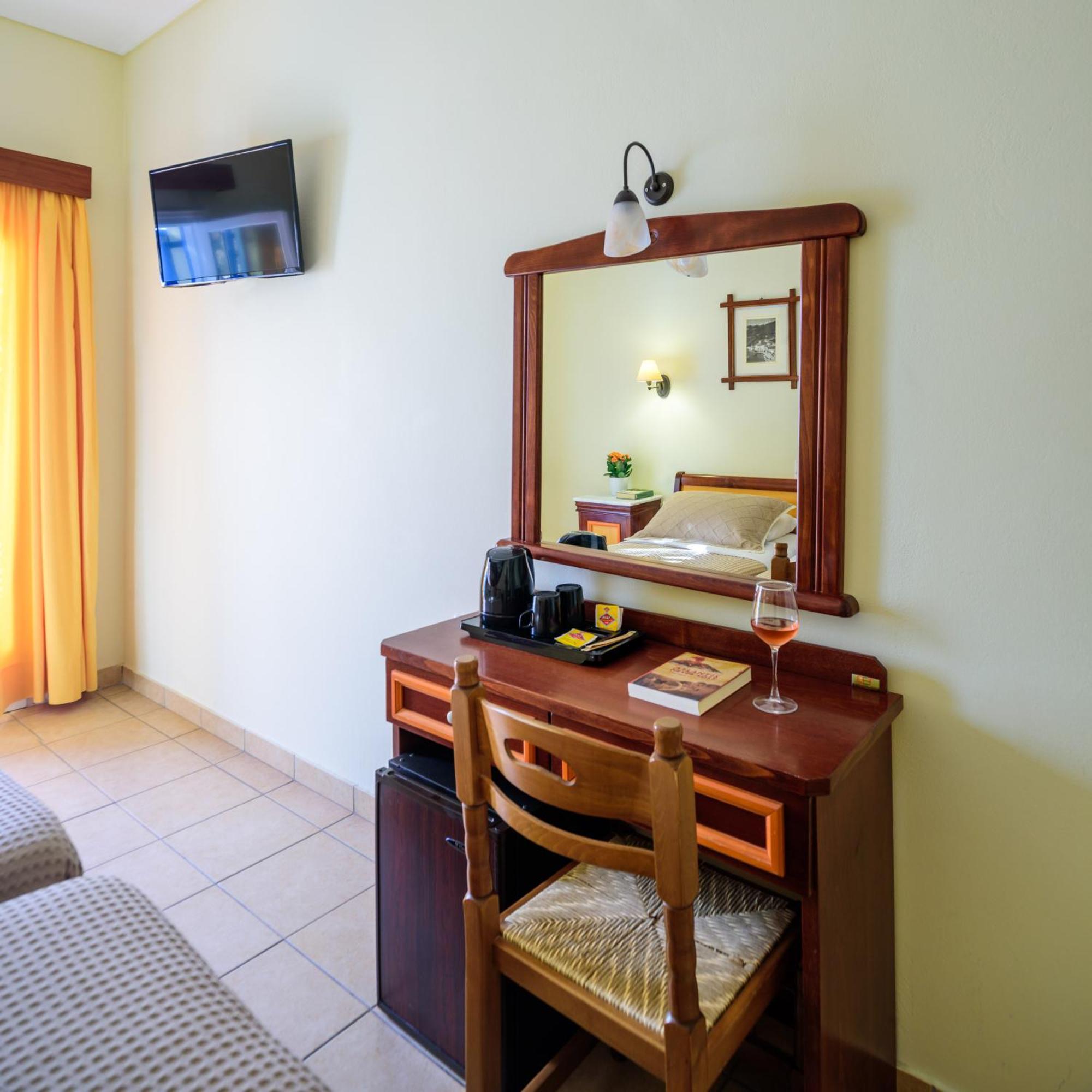 Karidis Hotel Kamári Exteriér fotografie